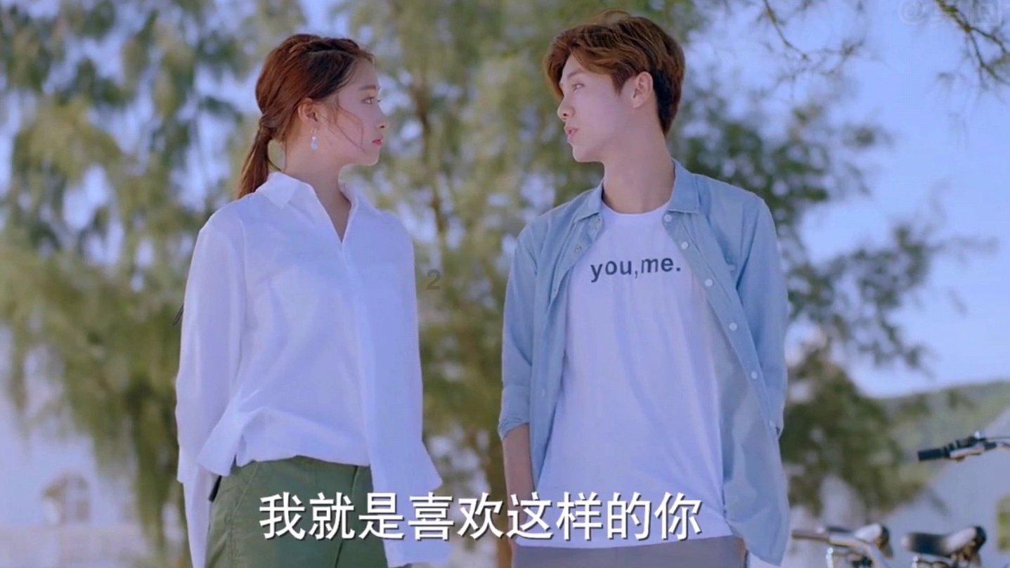 闪亮派对上的女孩